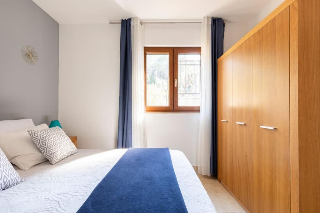 Seaesta Apartment Pool And Beach Slatine Εξωτερικό φωτογραφία